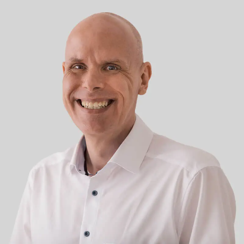 Über mich 1 Portraitfoto von Michael Gröschner Heilpraktiker für Osteopathie und Bowen-Therapie in Düsseldorf